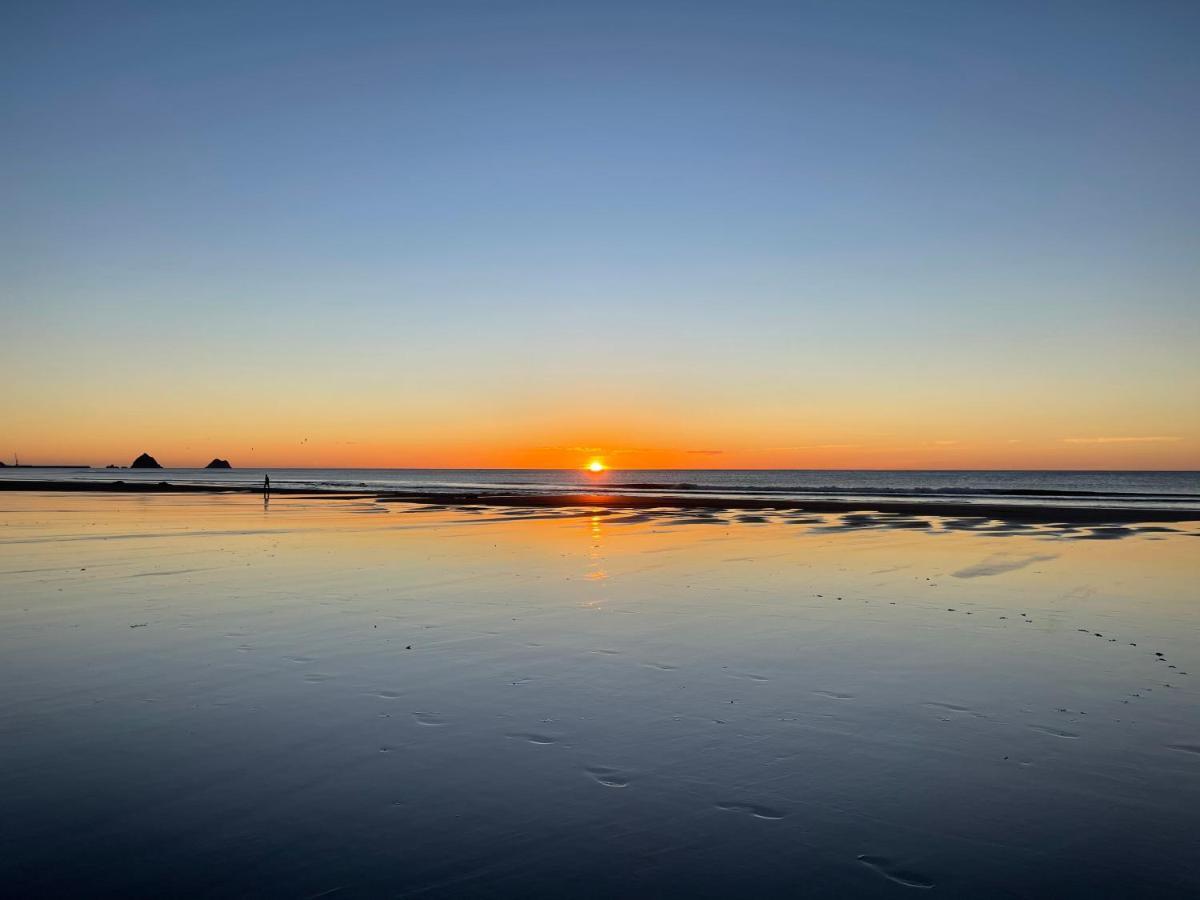 Ocean Front East End Beach House New Plymouth Buitenkant foto