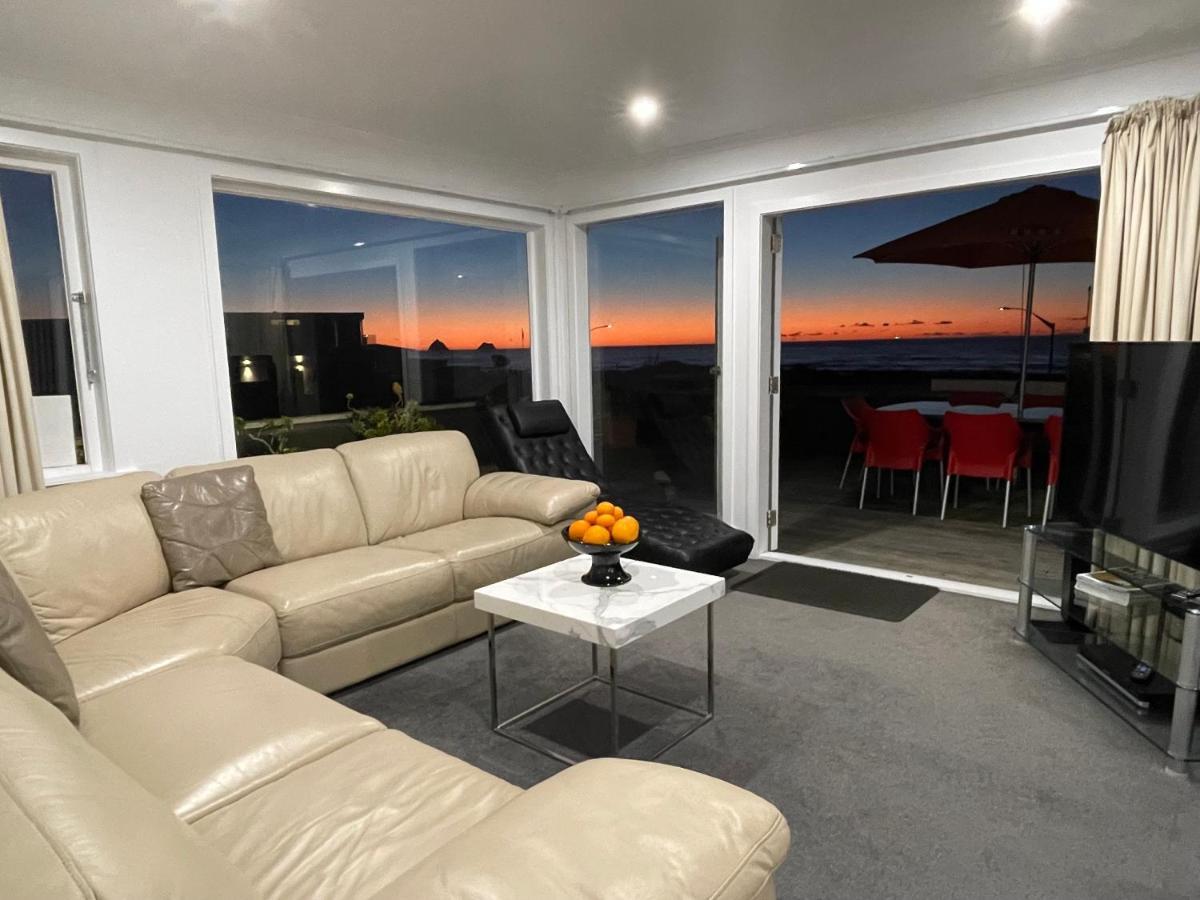 Ocean Front East End Beach House New Plymouth Buitenkant foto