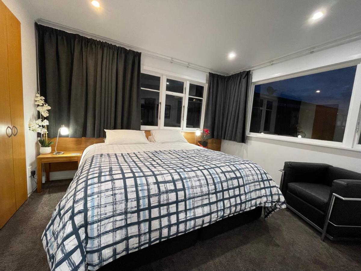 Ocean Front East End Beach House New Plymouth Buitenkant foto