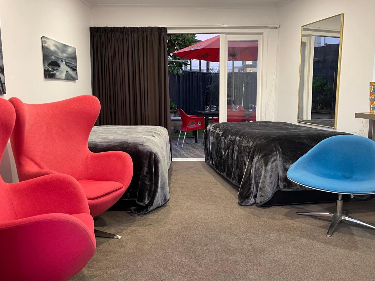 Ocean Front East End Beach House New Plymouth Buitenkant foto
